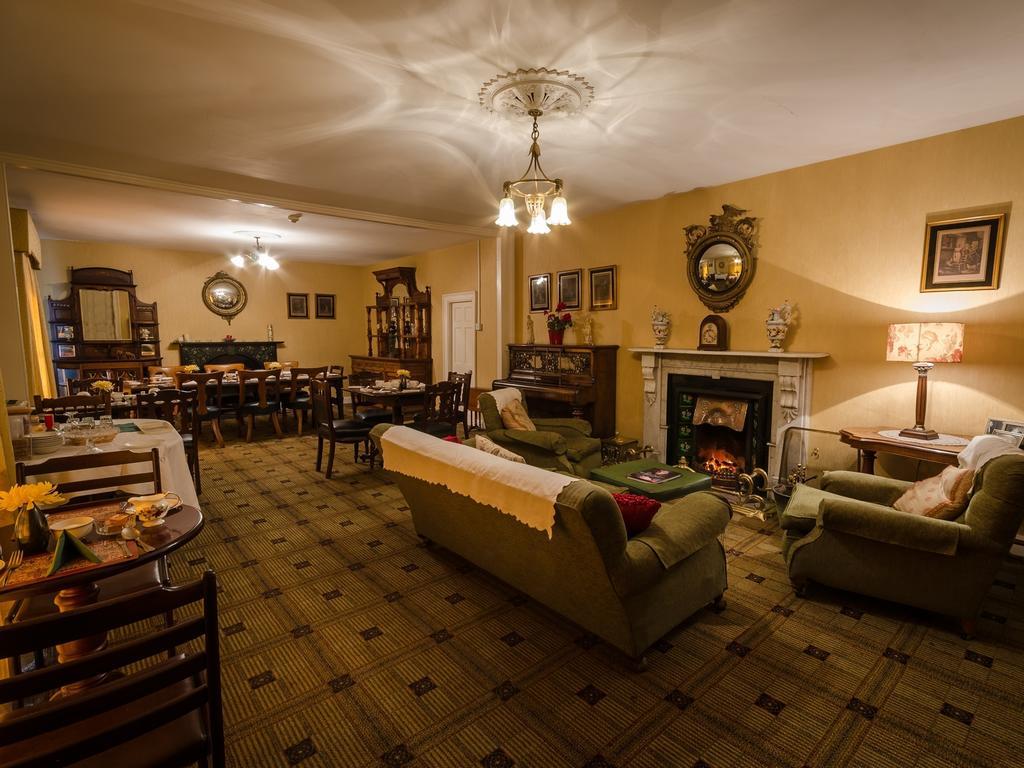 Meath Arms Country Inn Aughrim Exterior foto